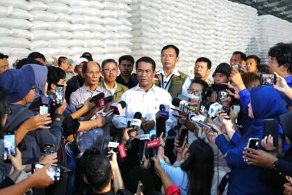 Stok beras Bulog capai 5 juta ton tanda swasembada pangan