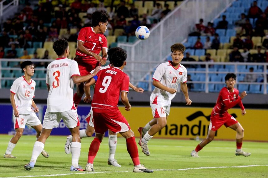 Pemain Timnas Indonesia U17 melawan Vietnam di Piala AFF U17 2026