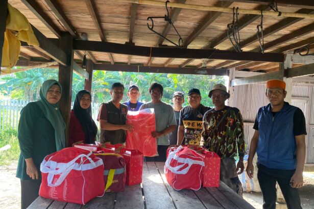 Bantuan korban kebakaran Lumpue Parepare Sulsel