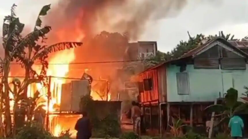Kebakaran rumah panggung Parepare Lumpue 2026