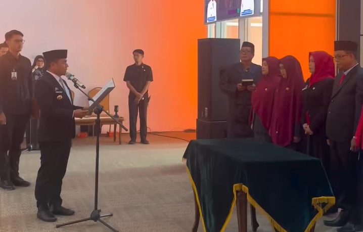 Tasming Hamid lantik direktur PAM Tirta Karajae