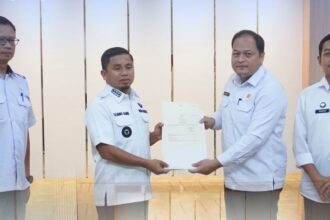 Penyerahan sertipikat aset Pemkot Parepare oleh BPN