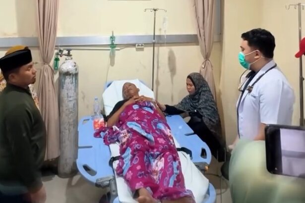 Wali Kota Parepare menjenguk korban petir di RS Andi Makkasau